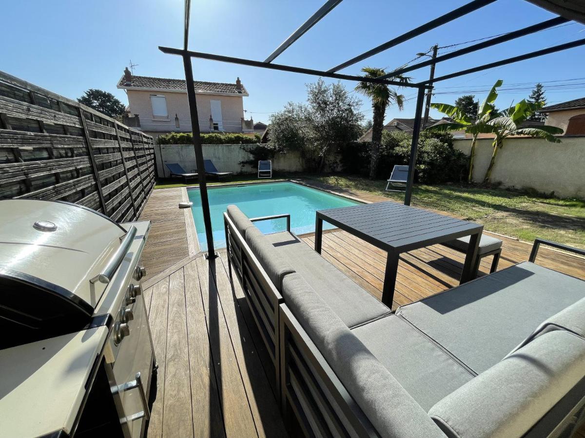 Unique! Jacuzzi Prive 35°C + Cinema Villa Entiere Meyzieu Exterior photo